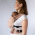 QUSY MINI 2.0 CARAMEL TWILL nosidełko regulowane 100% bambus 0-24 m 2.webp