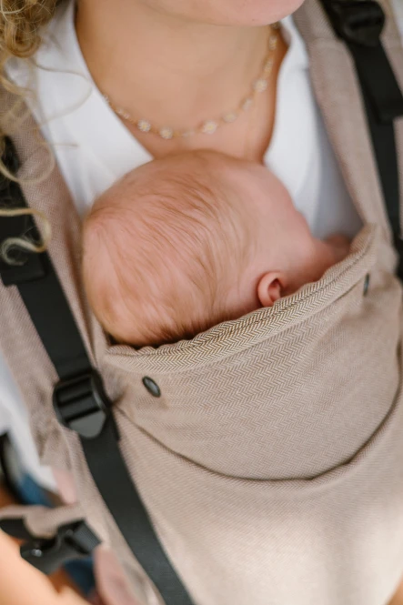 KAVKA multi-age pro walnut twill bamboo - nosidełko regulowane (1).png